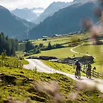 Almrausch Szálloda Neustift im Stubaital