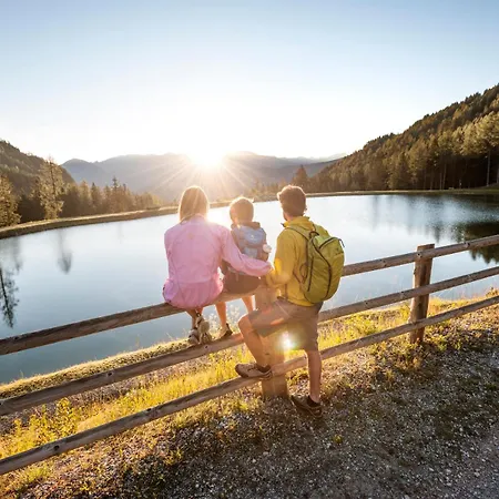 ホテル Almrausch ノイシュティフト・イム・シュトゥーバイタール