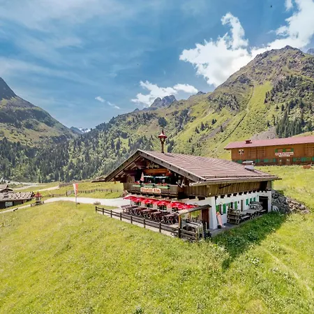Almrausch Hotel Neustift im Stubaital