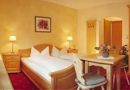 Almrausch Hotel 3*